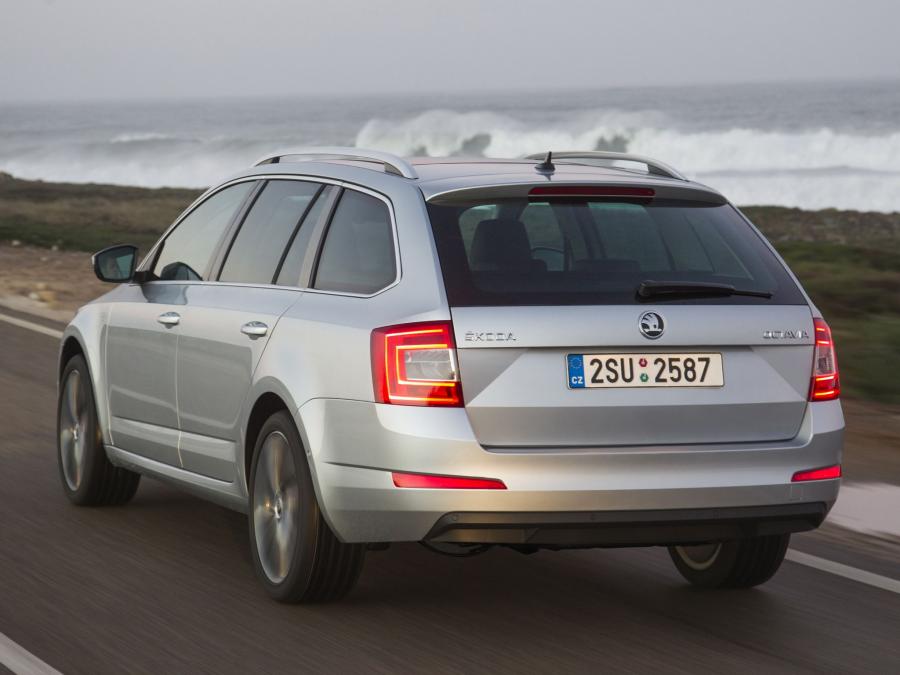  Skoda Octavia Combi Laurin & Klement 2014 года  (фото 5 из 6)
